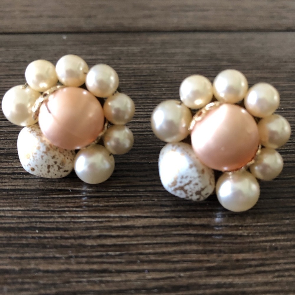 Vintage tan & cream beaded clip on earrings